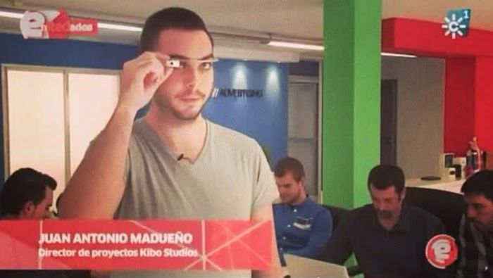 Juan Antonio Madueño wearing Google Glass at Canal Sur